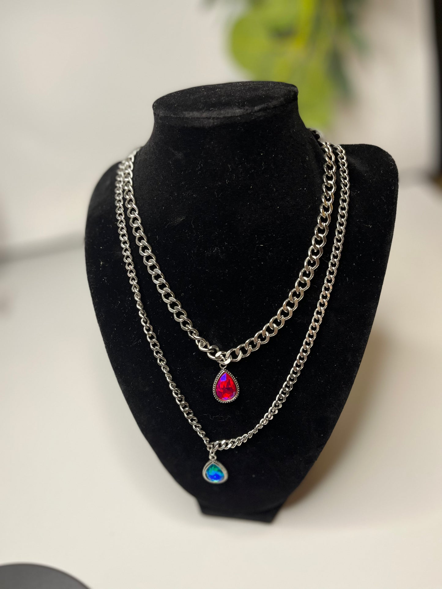 Flourished necklace set