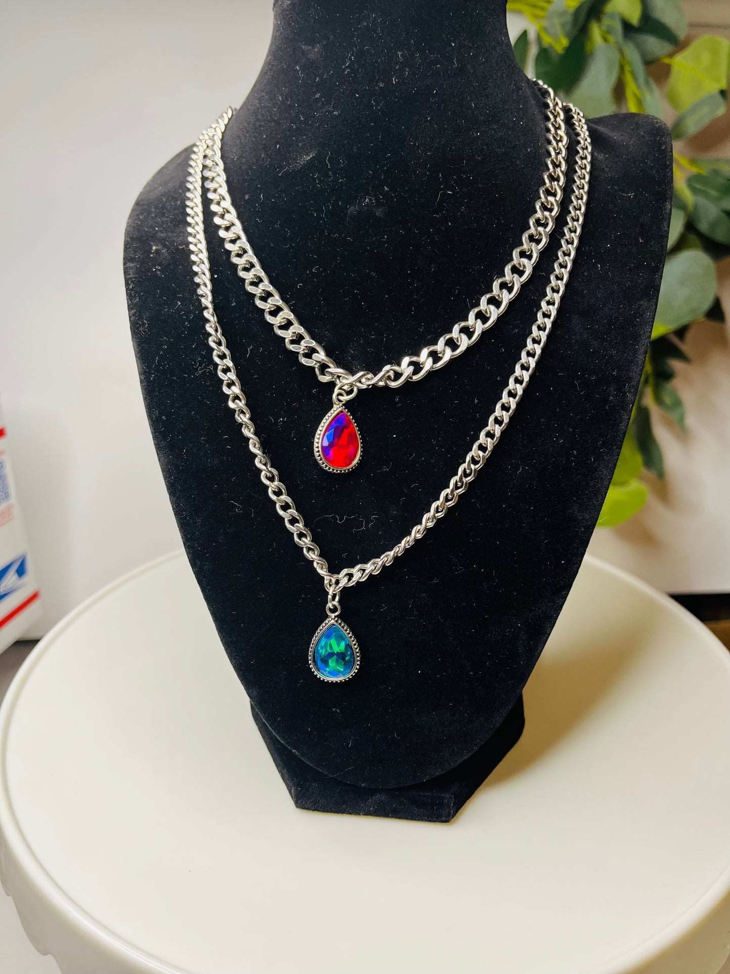 Flourished necklace set
