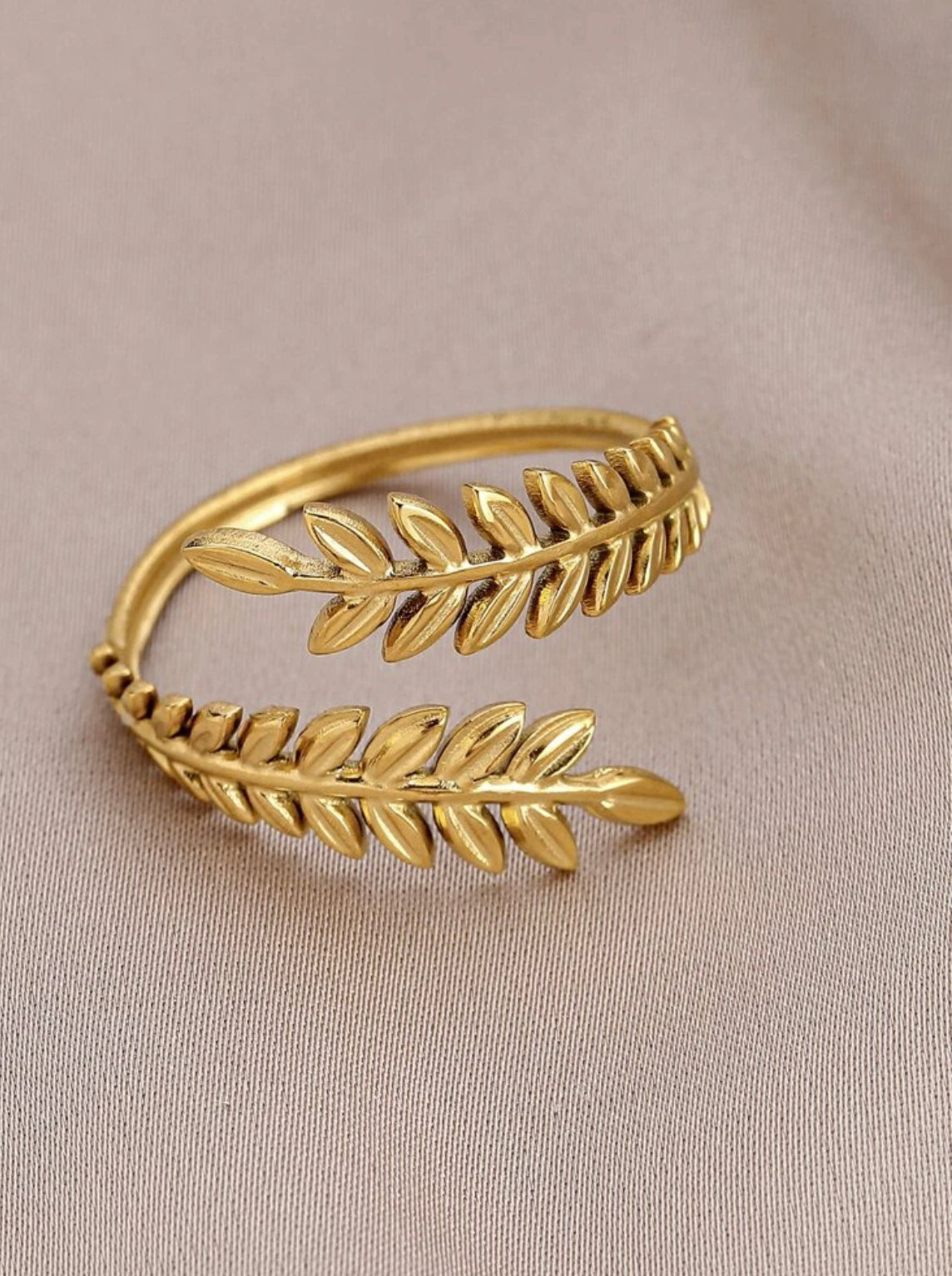 Timeless Feather Twist Ring