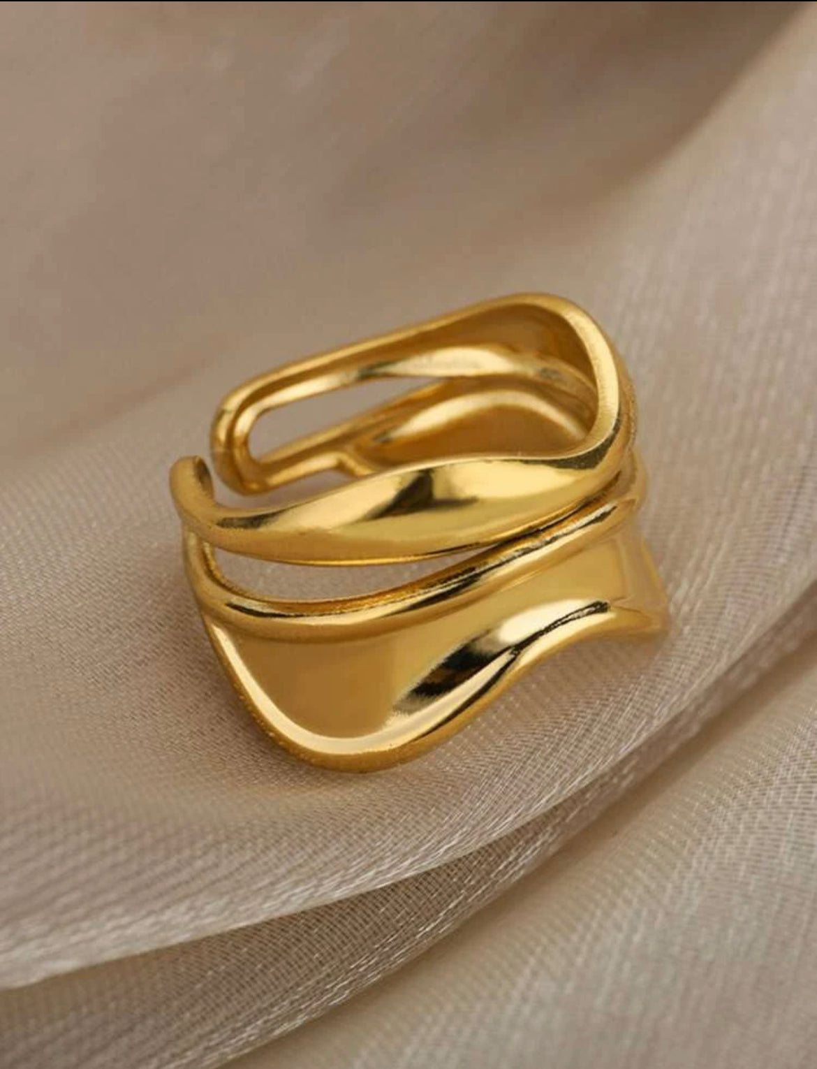 Timeless Wavy Hollow Ring